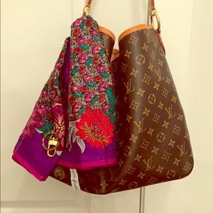 Laura Geraldi 💯 % silk scarf